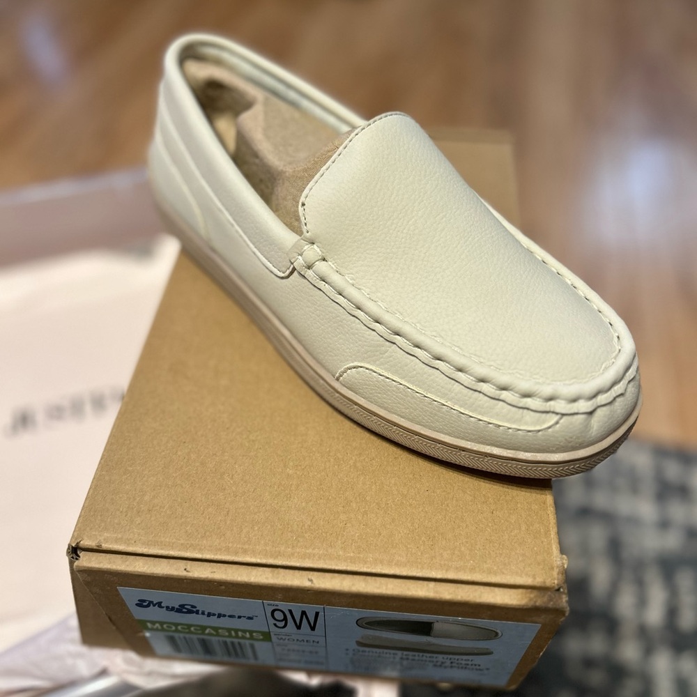 My Slippers Moccasin Cream Slip-On Shoes